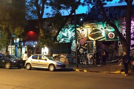 Un apuñalado en la puerta de un bar de Palermo