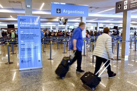 El gobierno nacional extremó las precauciones en el principal aeropuerto del país. 