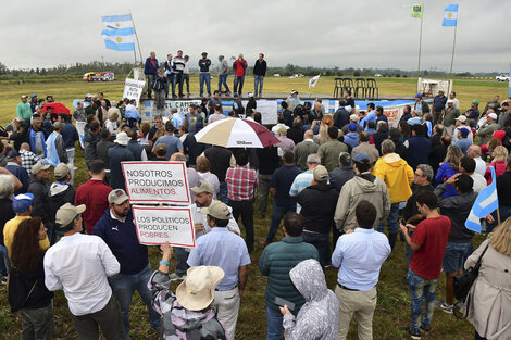 Un puñado de productores protestó en San Nicolás.  (Fuente: NA)
