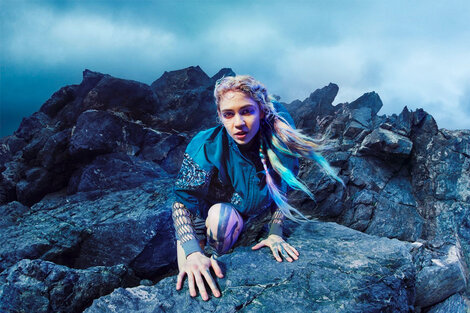 Una brillante productora pop. La novia de Elon Musk. Una piba colgada y fantasiosa. Grimes es todas, pero siempre Grimes.