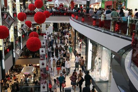 El gobierno podría anunciar el cierre de los shoppings. 