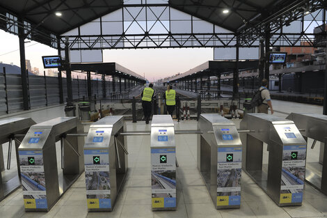 Colectivos y trenes funcionarán durante la cuarentena con un cronograma reducido