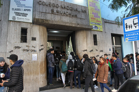 El colegio queda en avenida San Juan al 1500.