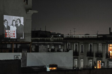 Los reclamos de Memoria, Verdad y Justicia hoy se expresan desde las ventanas, paredes y balcones.