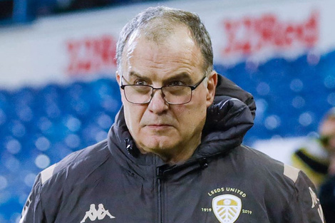 Bielsa y el plantel recortaron sus sueldos para pagarle a empleados del Leeds 