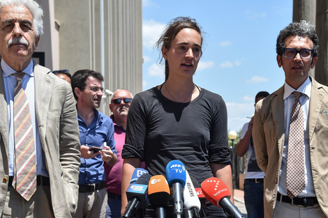 Carola Rackete debió responder a las ofensas de Salvini.  (Fuente: AFP)