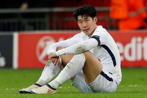 Son se está recuperando de una lesión en el hombro.