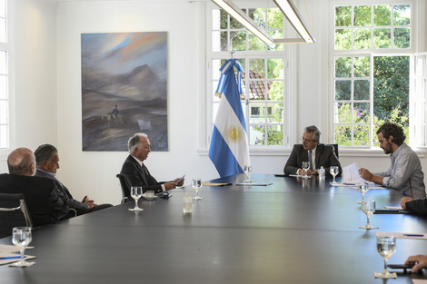 Alberto Fernández con los directivos de la CAC.