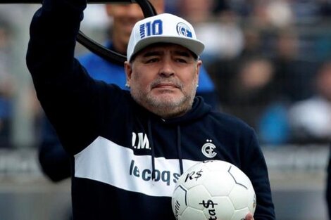 Maradona dijo que "los jugadores tienen que cobrar"