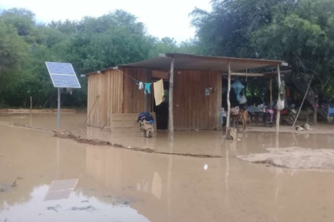 Familias aisladas y pérdidas por otra crecida del Bermejo 