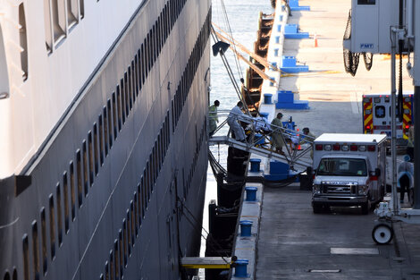 En el crucero Zandaam, varado en Florida por el coronavirus, hay 12 argentinos.