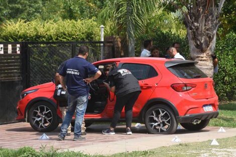 Además del auto de la hermana Alvarado se secuestraron armas y drogas.