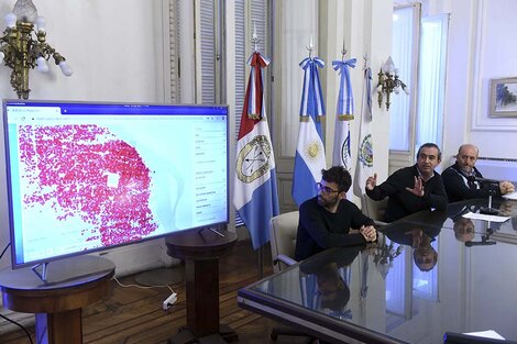 Raspall, Javkin y Caruana presentaron el programa Rosario Cuida a los Grandes (Fuente: Silvio Moriconi / Prensa Municipalidad de Rosario)