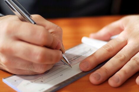 Los cheques diferidos, casi la única forma de financiación de las pymes.