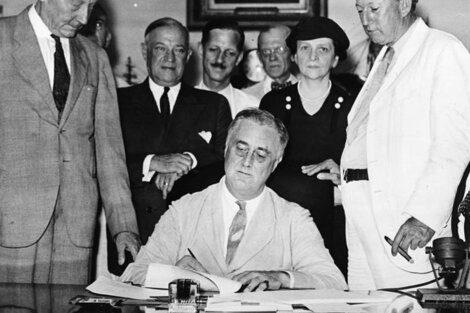 La salida de la crisis del '30 del siglo pasado en Estados Unidos fue con el New Deal (Nuevo Trato) impulsado por el presidente Franklin Delano Roosevelt.