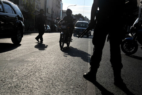 Los presos que permanecen en sedes policiales porteñas por delitos menores, estarían muy cerca de coordinar una protesta por las deficientes condiciones de encierro que están padeciendo.