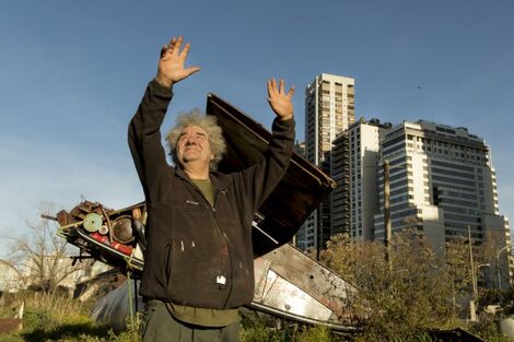 Regazzoni tenía su vivienda y taller en Retiro, muy cerca del complejo de estaciones terminales del tren. 
