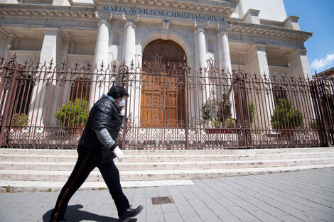 Coronavirus en Italia: la Iglesia protesta porque no puede celebrar misas