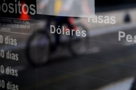 El dólar oficial siguió estable, a 89,59 pesos sumando el impuesto PAIS.