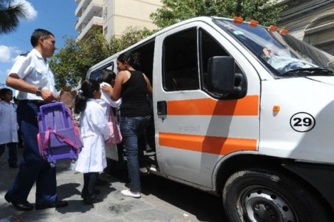 Ofrecen los transportes escolares para traslado de mercadería