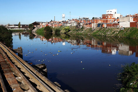 Con la excusa del coronavirus, el Gobierno porteño reconoció que frenó los operativos contra el dengue en la 21-24 