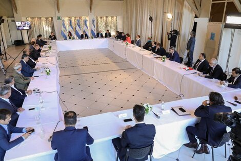 Los gobernadores en Olivos cuando se presentó oficialmente el canje de deuda en default virtual.