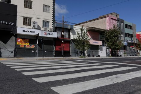 El comercio se vio fuertemente afectado, con un descenso de 0,8 por ciento mensual en el empleo formal. 