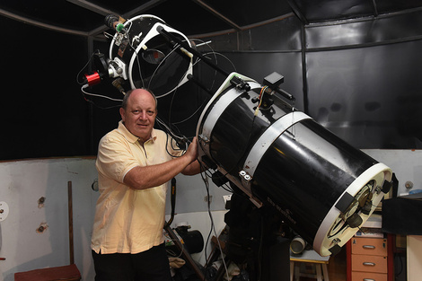 Cómo cambia de brillo el cometa