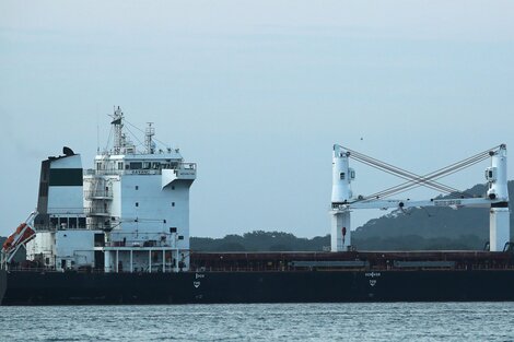 El buque Bavand está varado en el puerto de Paranagua. 