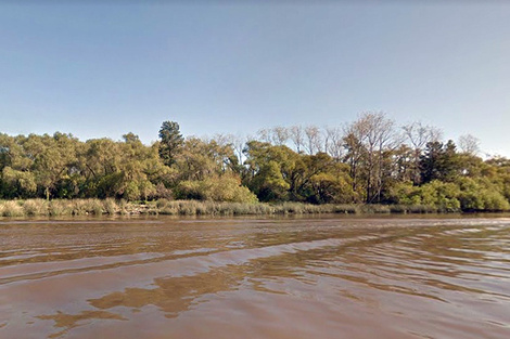 Detienen a un escribano cuando arrojaba en el río Luján una valija con un cuerpo descuartizado dentro