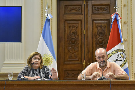 Sonia Martorano y Leonardo Caruana días atrás en conferencia de prensa por la pandemia.