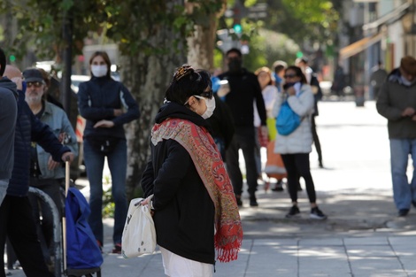 Hay 2,2 millones de trabajadores privados que cobran una porción del sueldo del Estado.