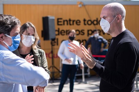 Rodríguez Larreta junto a su ministro de Salud, Fernán Quirós.