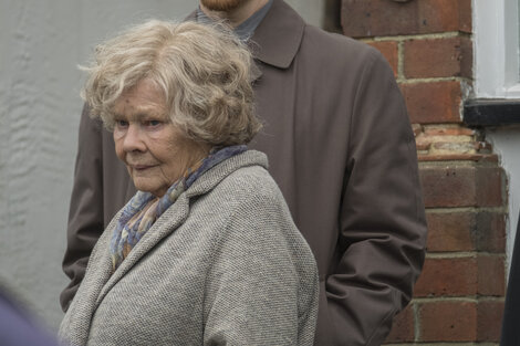 Judi Dench interpreta a "la espía roja" cuando se dedicaba a cuidar su jardín. 