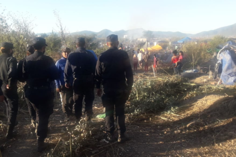 Tensión entre vecinos en la toma de terrenos de la zona sur 