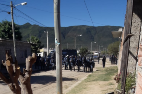 Desalojo y represión sin orden judicial en la toma de barrio Justicia 