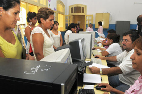 Educación no retomó las designaciones y prorrogó inscripciones docentes