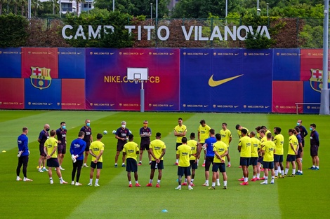 Messi volvió a entrenarse con todos sus compañeros