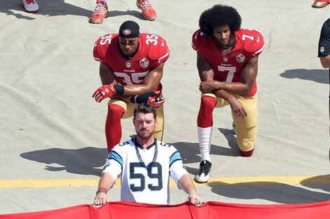 Colin Kaepernick se convirtió en un símbolo en la lucha contra la violencia policial.