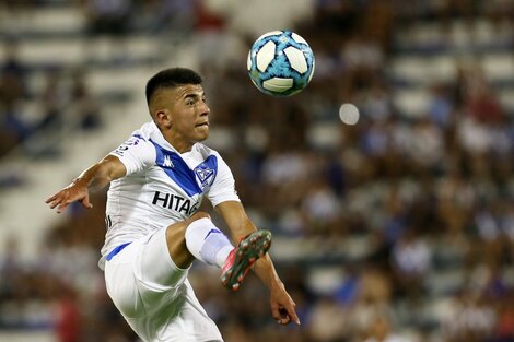 Barcelona le pidió condiciones a Vélez Sarsfield por Almada