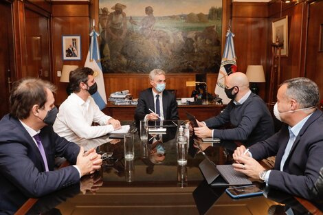 El ministro de Transporte, Mario Meoni, recibió a los funcionarios en su oficina.