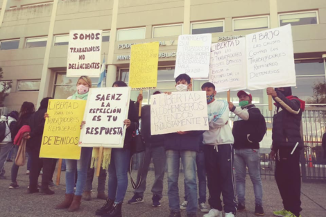 Preocupa la salud de los siete remiseros detenidos tras la represión