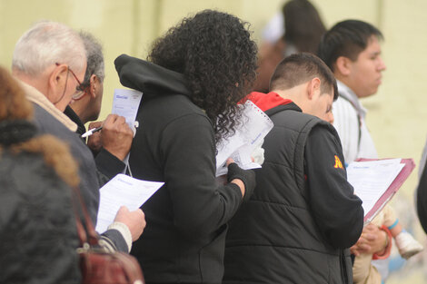 Las cifras de desocupación se combinaron con una fuerte caída del Producto Interno Bruto en el primer trimestre de este año del 5,4 por ciento.