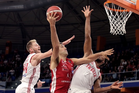 Scola viene de jugar en Olimpa Milano.