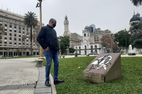 Repudio al ataque a los pañuelos de las Madres en Plaza de Mayo