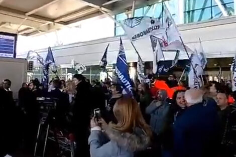 La medida de los gremios aeronáuticos no incluye la cancelación ni retraso de vuelos.