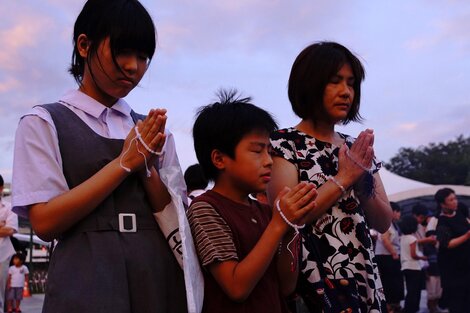 A las nuevas generaciones se les pidió no olvidar la tragedia atómica. 