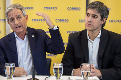 Los funcionarios Andrés Ibarra (Modernización) y Adrián Pérez (Asuntos Políticos), defensores de Smartmatic.