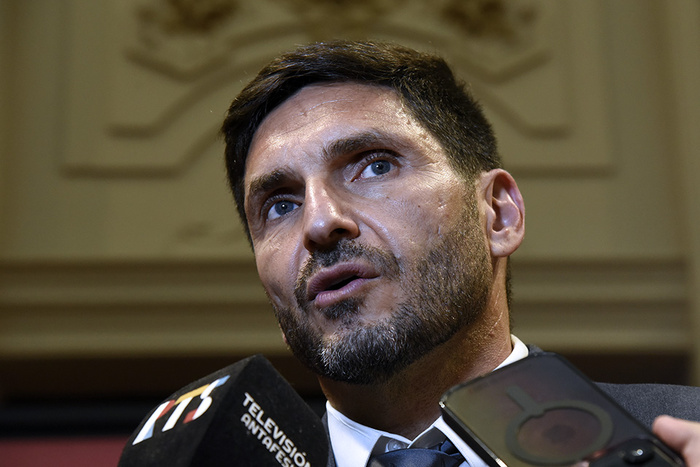 933197-ro03fo0130web-andr-c3-a9s-20macera