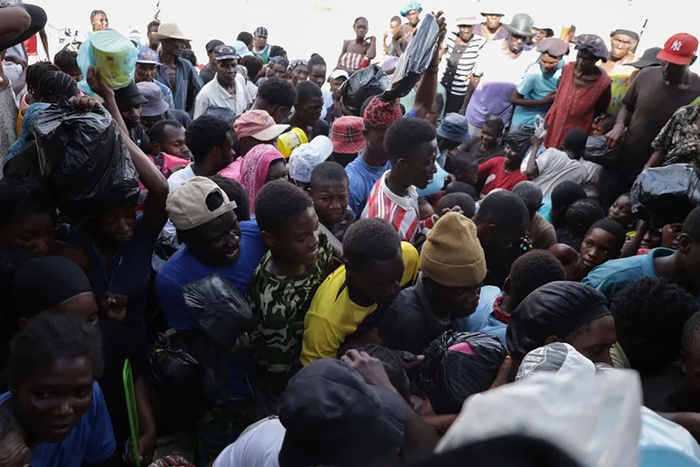 980718-haiti-201-efe